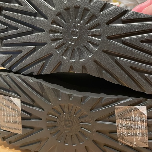 UGG Ultra Mini NWOT Size 11 - Picture 10 of 10